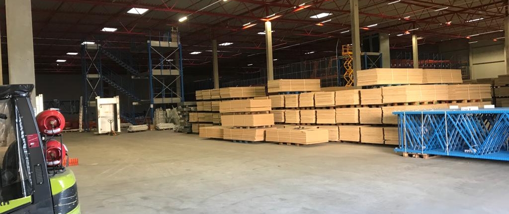 3-Etagen-Buehne_Materialabfuhr